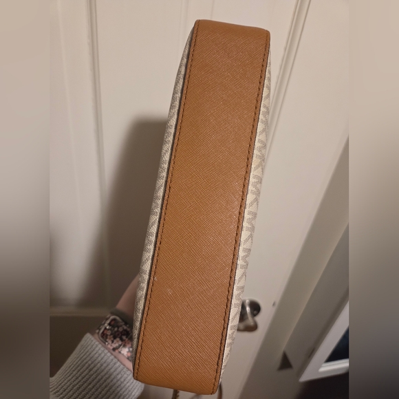 Michael Kors Off White, Grey, and Brown MK Print crossbody jet set bag - Picture 15 of 16